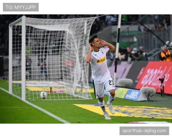 柏林联合对阵门兴战术复盘 五后卫体系展现防守韧性